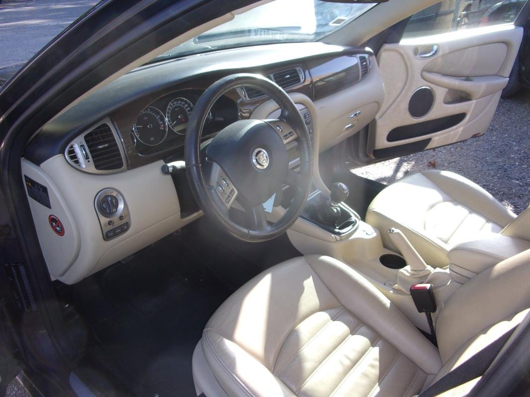 Jaguar X-Type - Photo 12