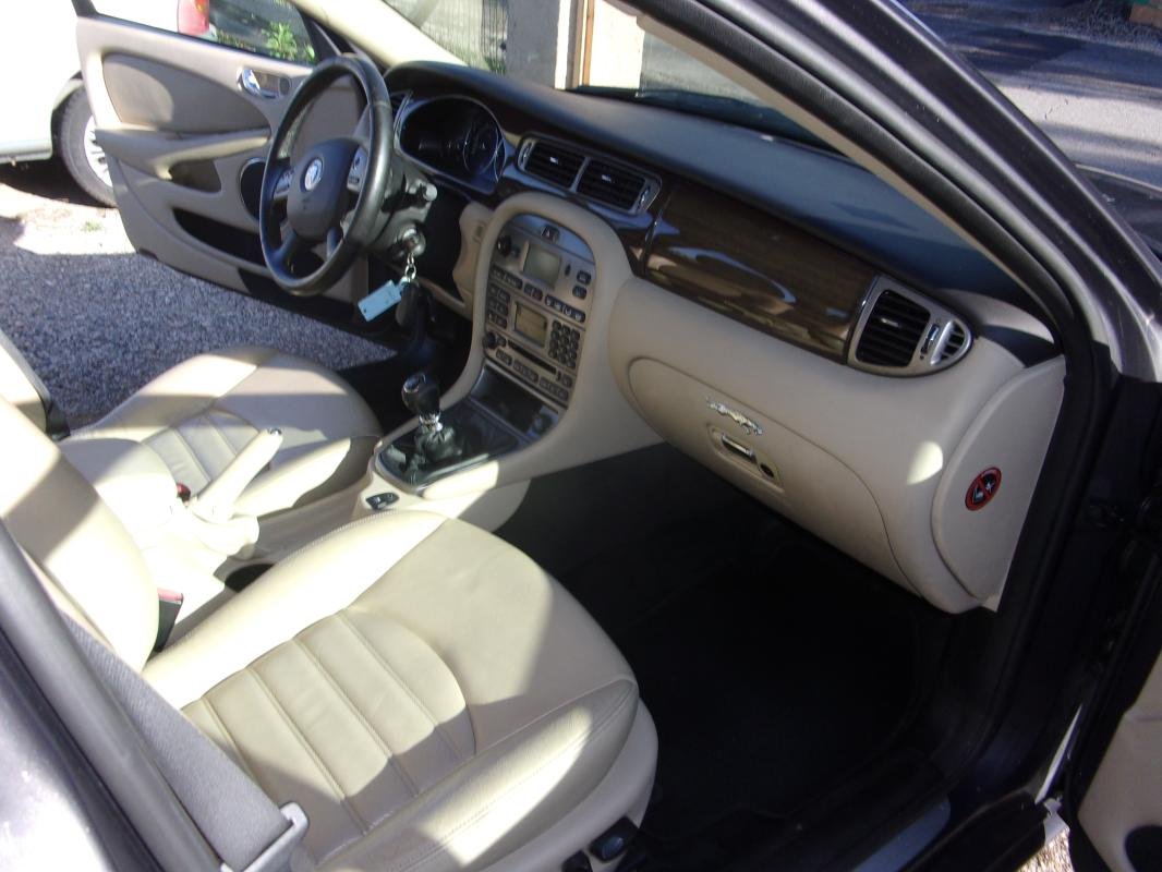 Jaguar X-Type - Photo 10