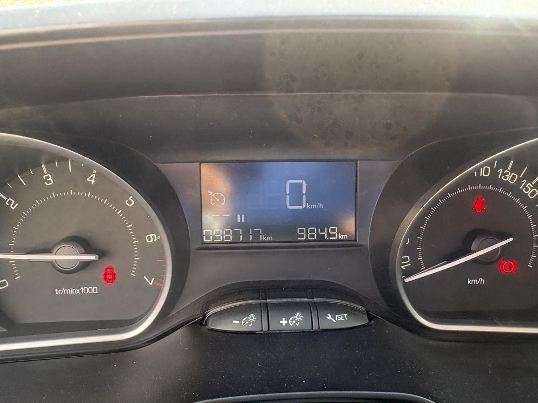Peugeot 2008 - Photo 12