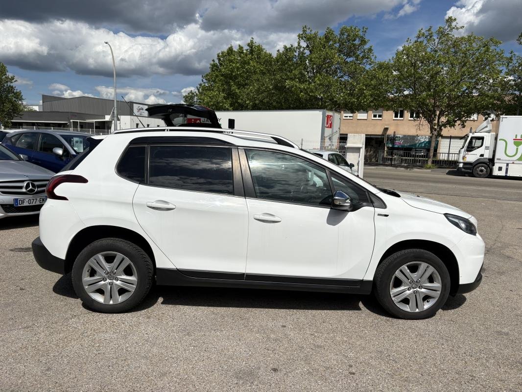 Peugeot 2008 - Photo 6
