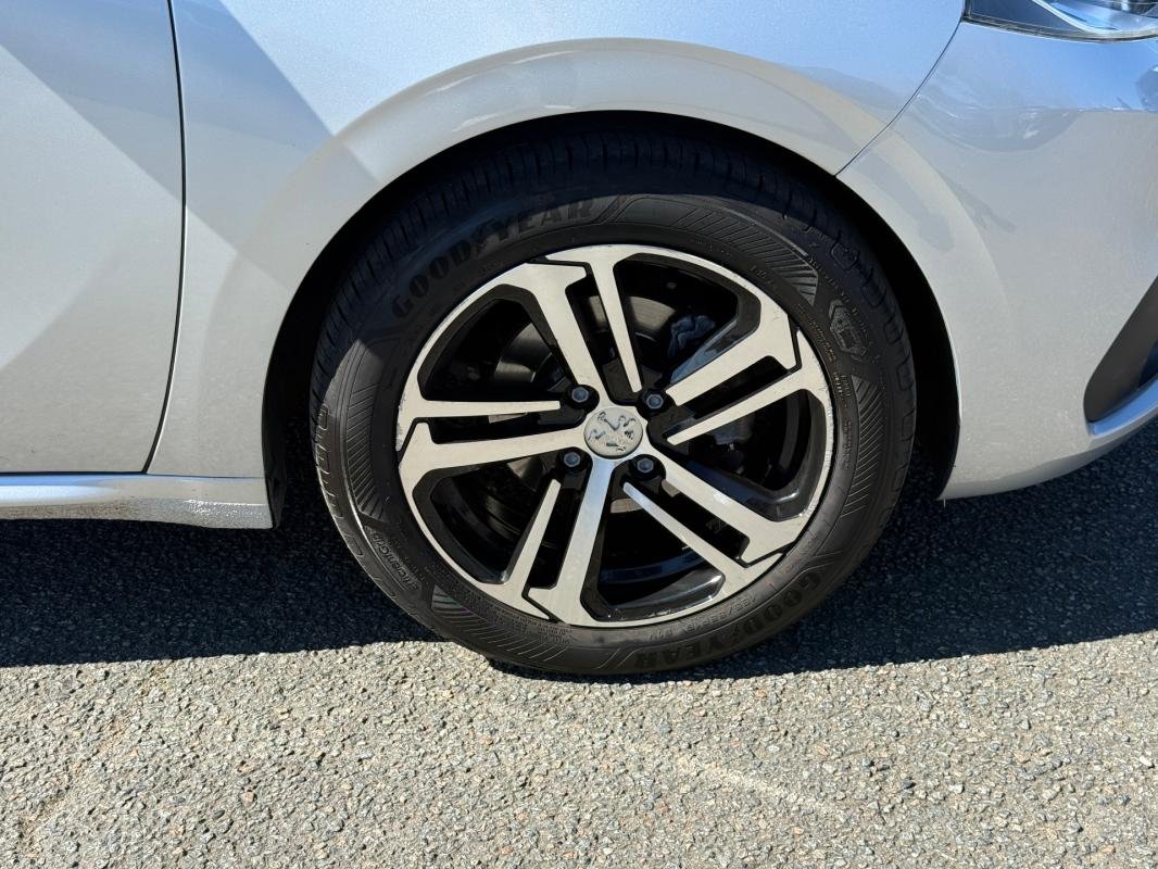 Peugeot 208 - Photo 22