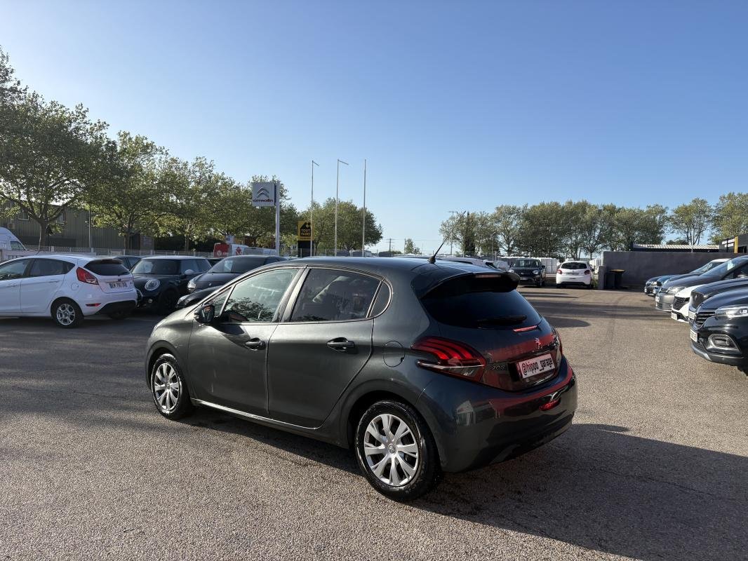 Peugeot 208 - Photo 6