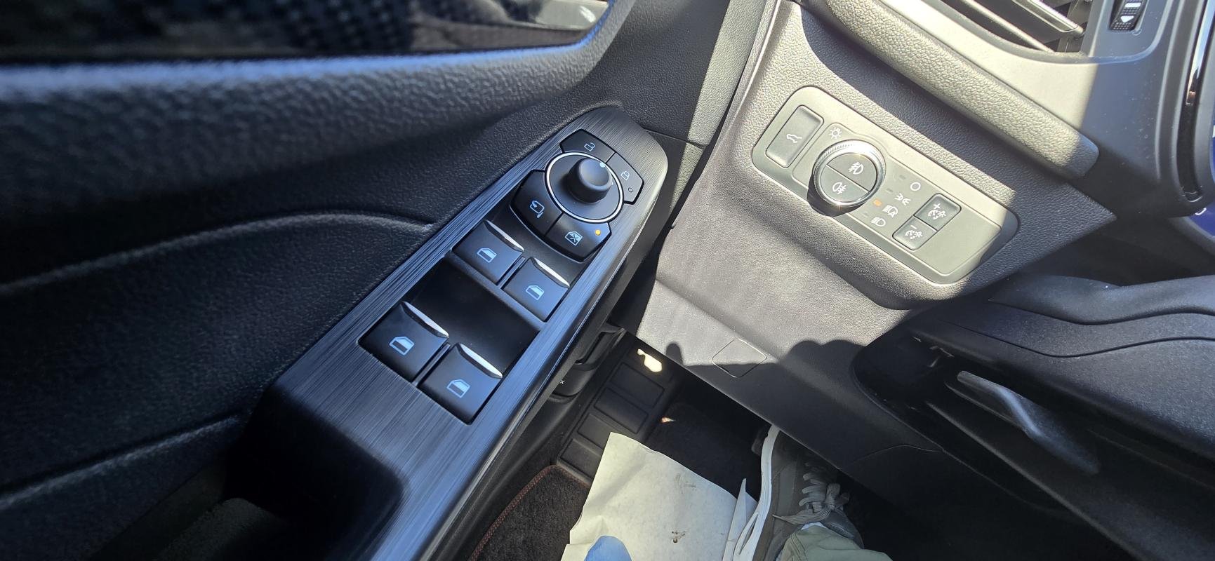 Ford Kuga - Photo 18