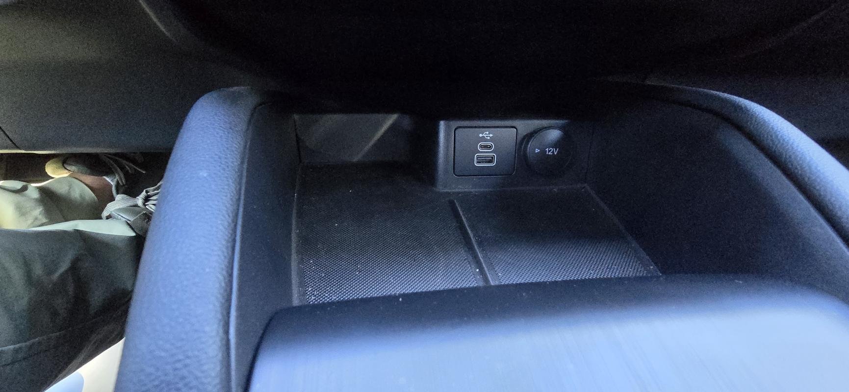 Ford Kuga - Photo 25