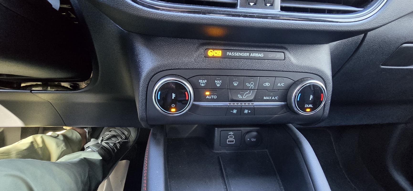 Ford Kuga - Photo 26