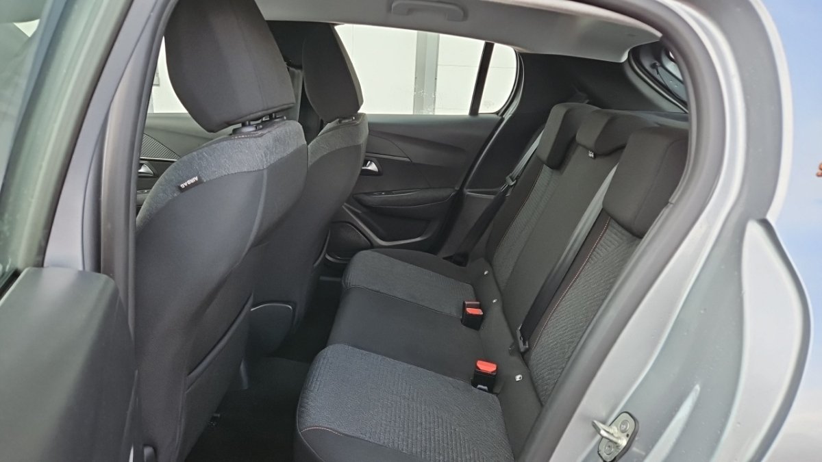 Peugeot 208 - Photo 11