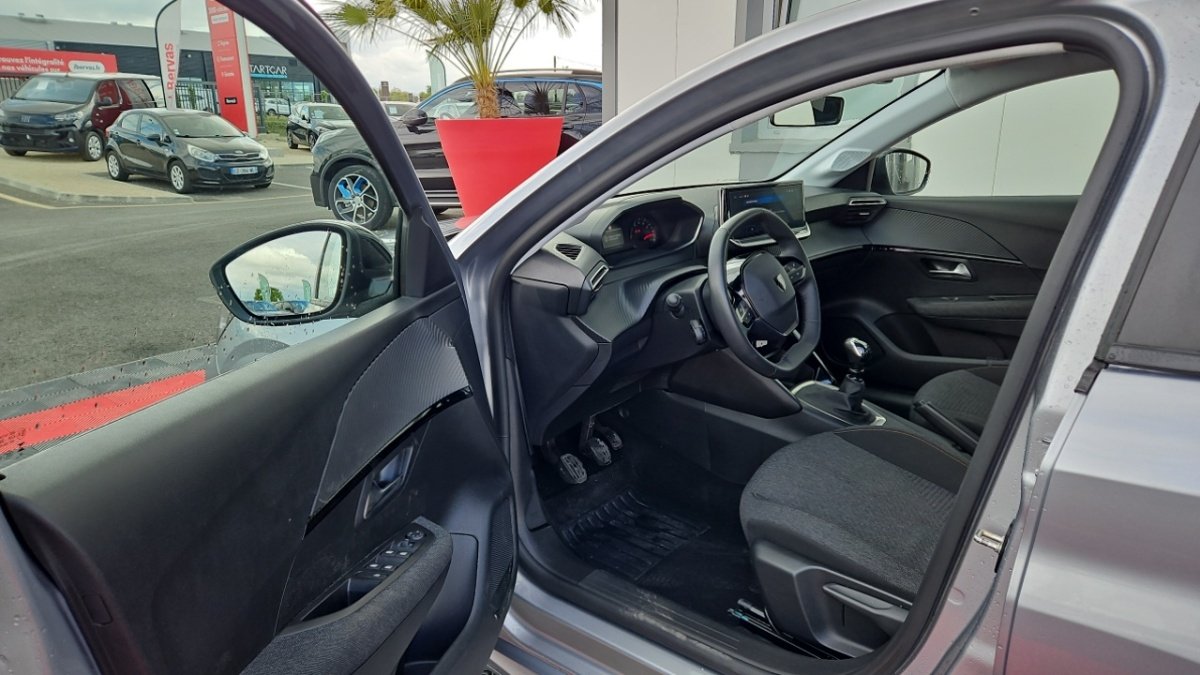 Peugeot 208 - Photo 12