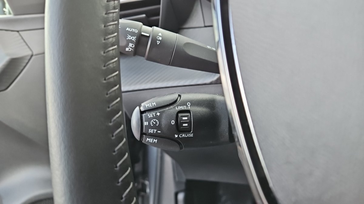 Peugeot 208 - Photo 22