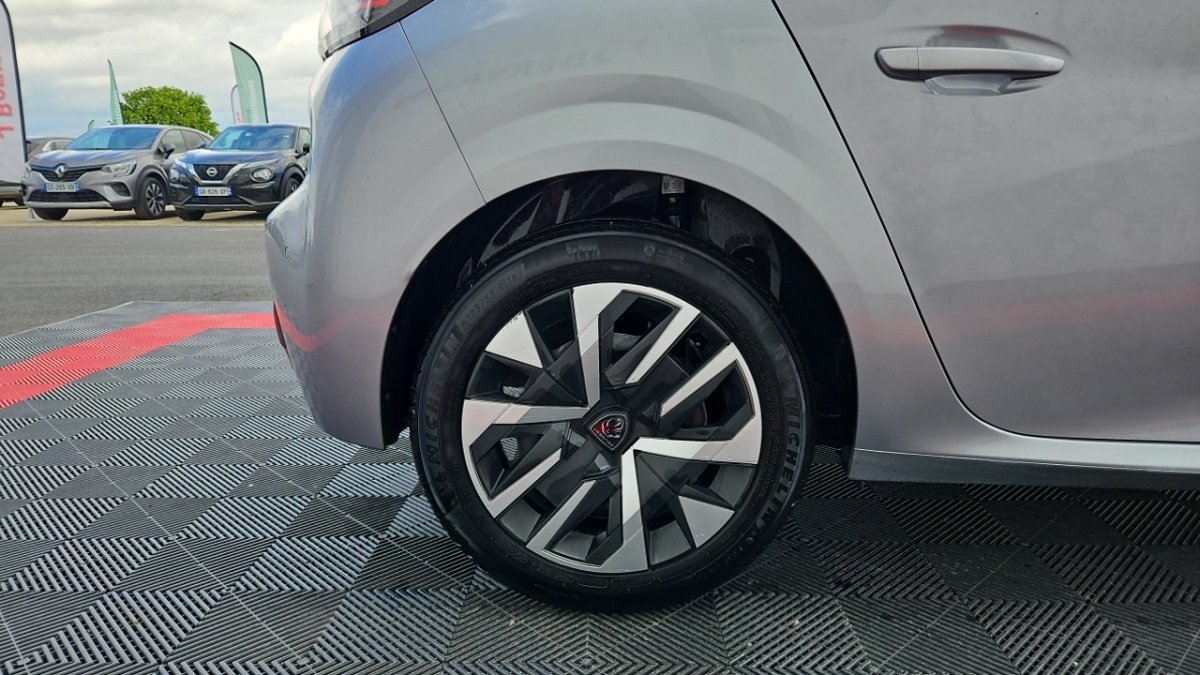 Peugeot 208 - Photo 8
