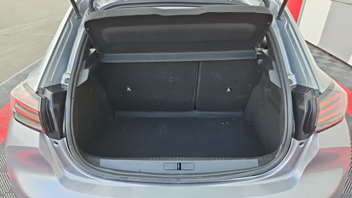 Peugeot 208 - Photo 9