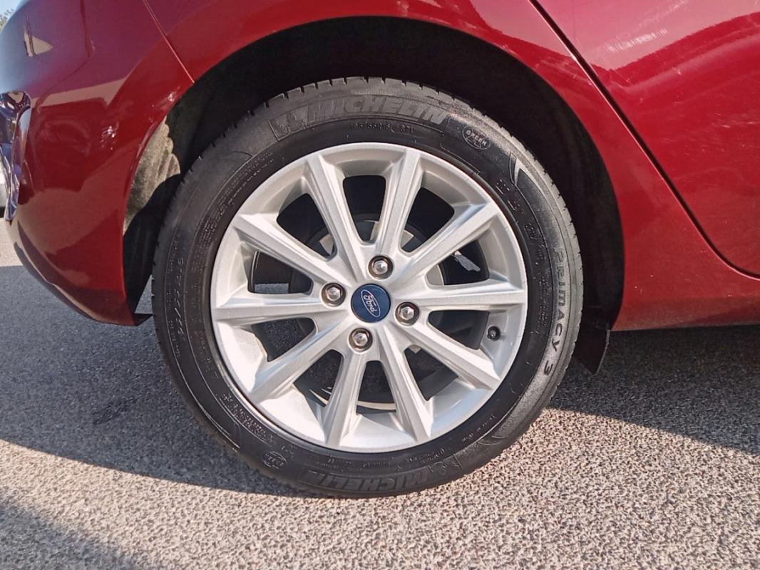 Ford Fiesta - Photo 11