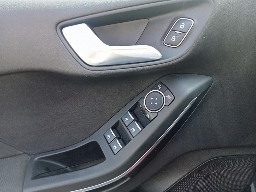 Ford Fiesta - Photo 18