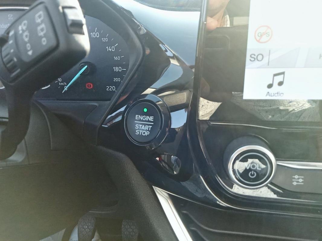 Ford Fiesta - Photo 19