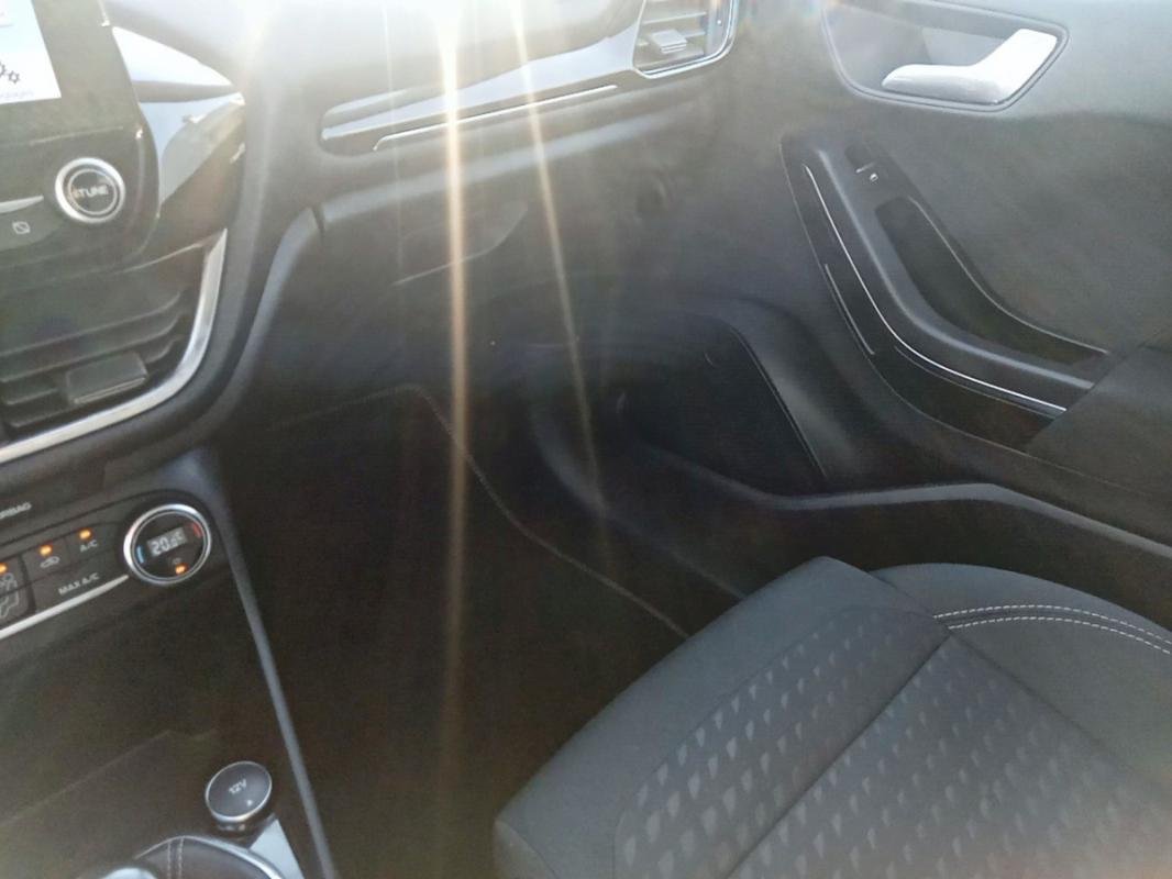 Ford Fiesta - Photo 25