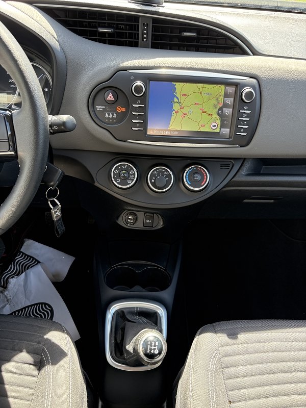 Toyota Yaris - Photo 9