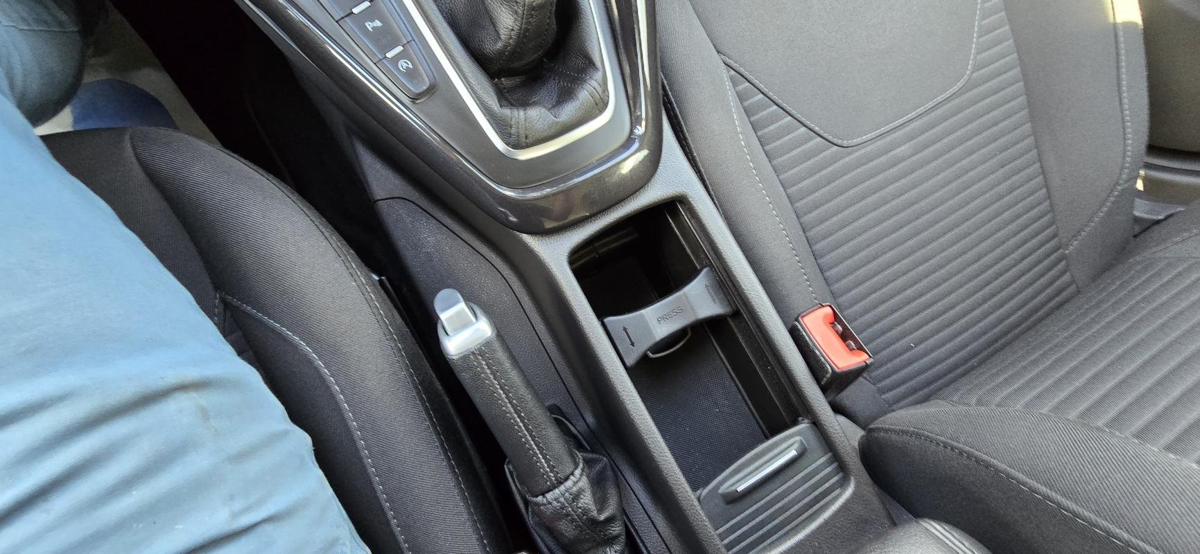 Ford Focus - Photo 29