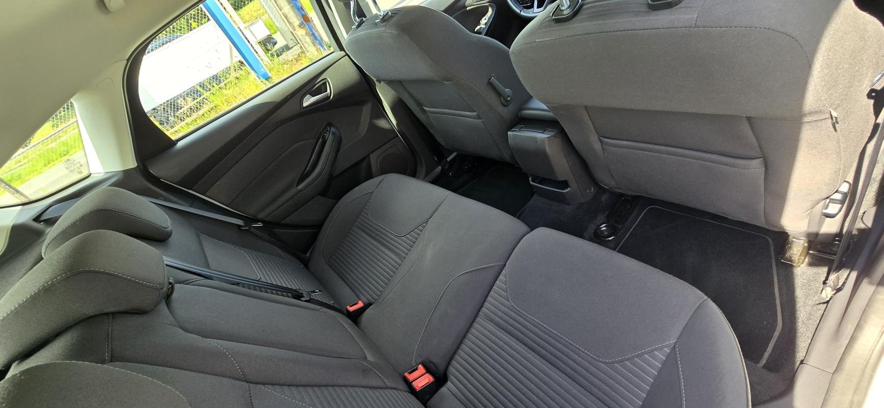 Ford Focus - Photo 7