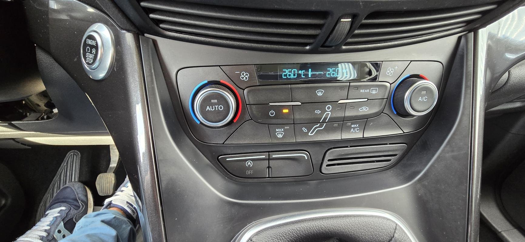 Ford C-Max - Photo 15