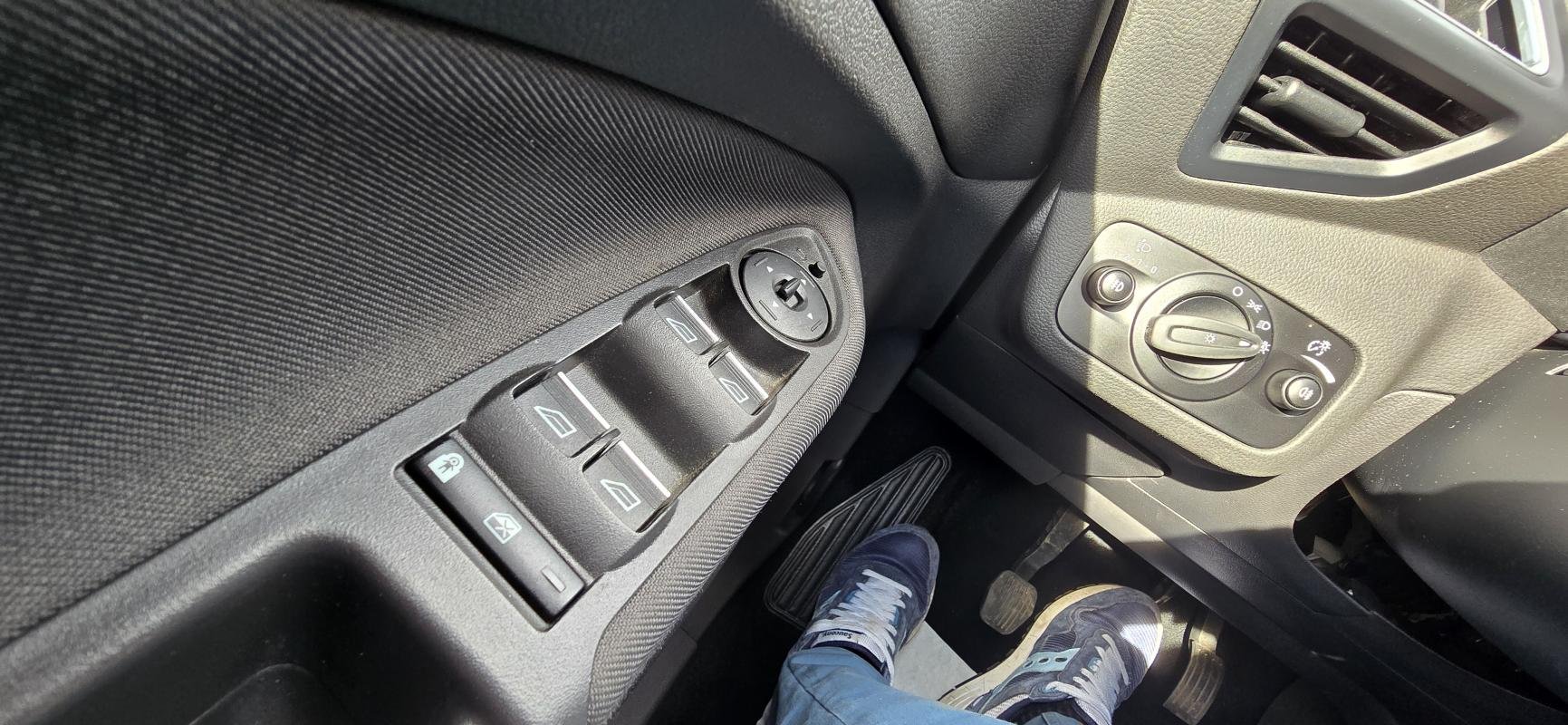 Ford C-Max - Photo 16
