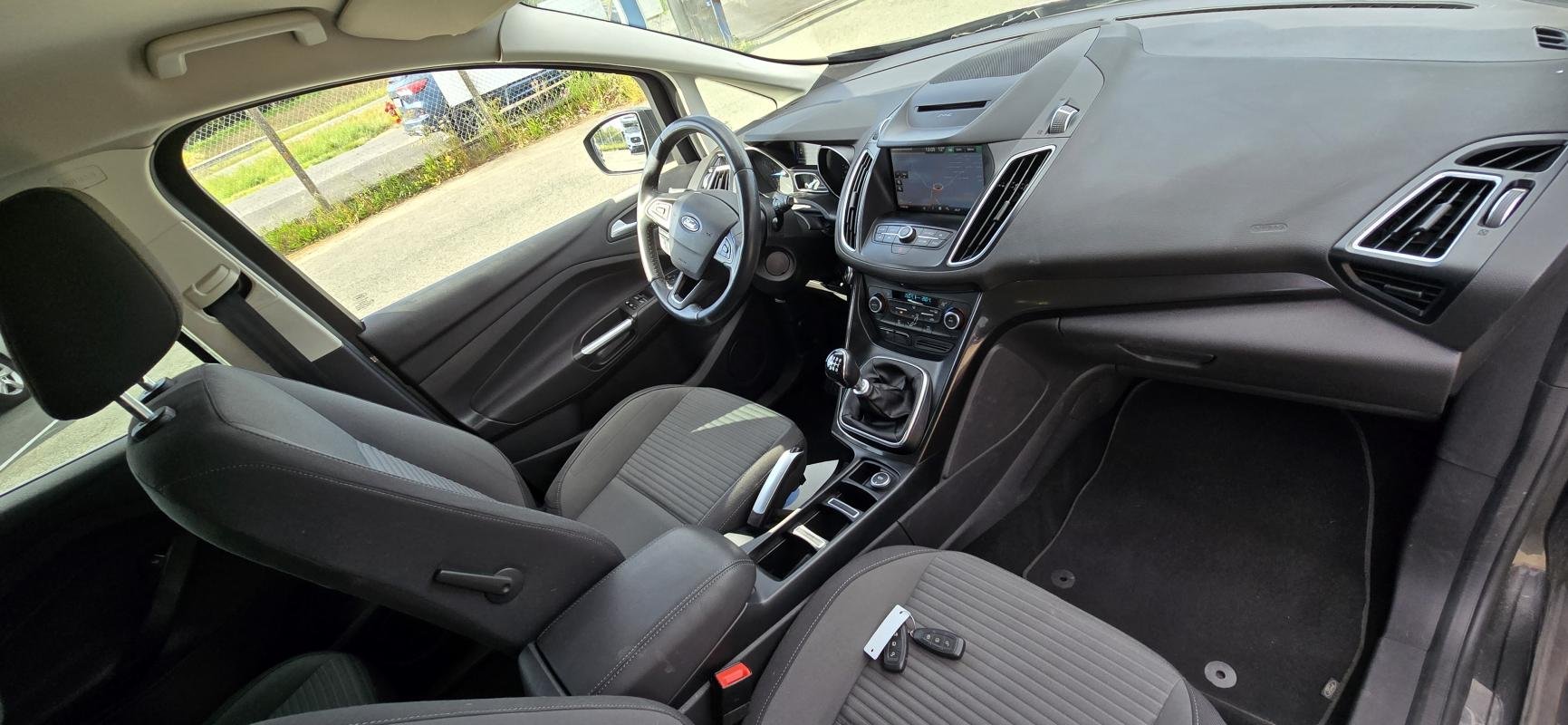 Ford C-Max - Photo 6