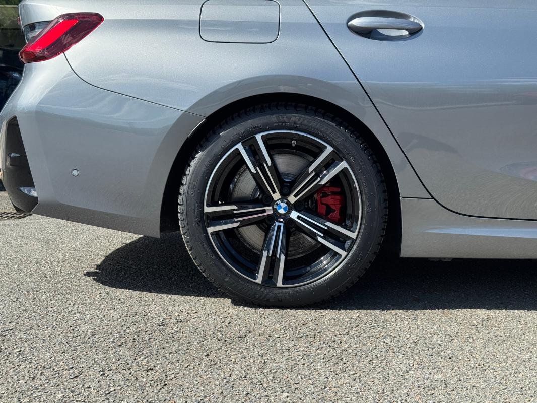 BMW Série 3 - Photo 17