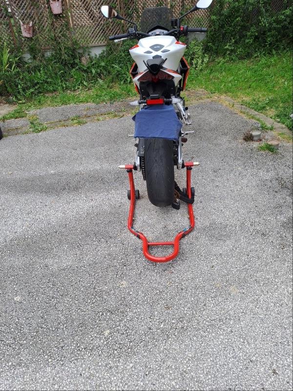 Aprilia Tuono - Photo 2