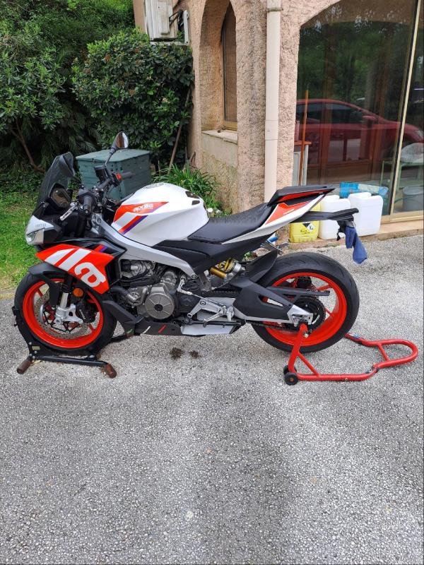 Aprilia Tuono - Photo 3