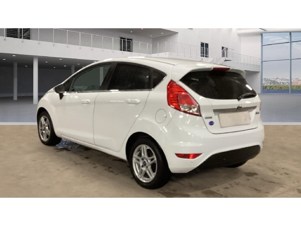 Ford Fiesta - Photo 4