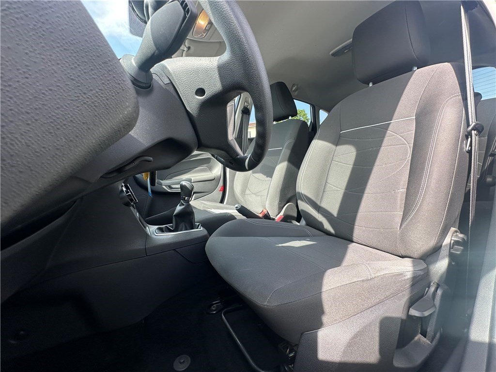 Ford Fiesta - Photo 11