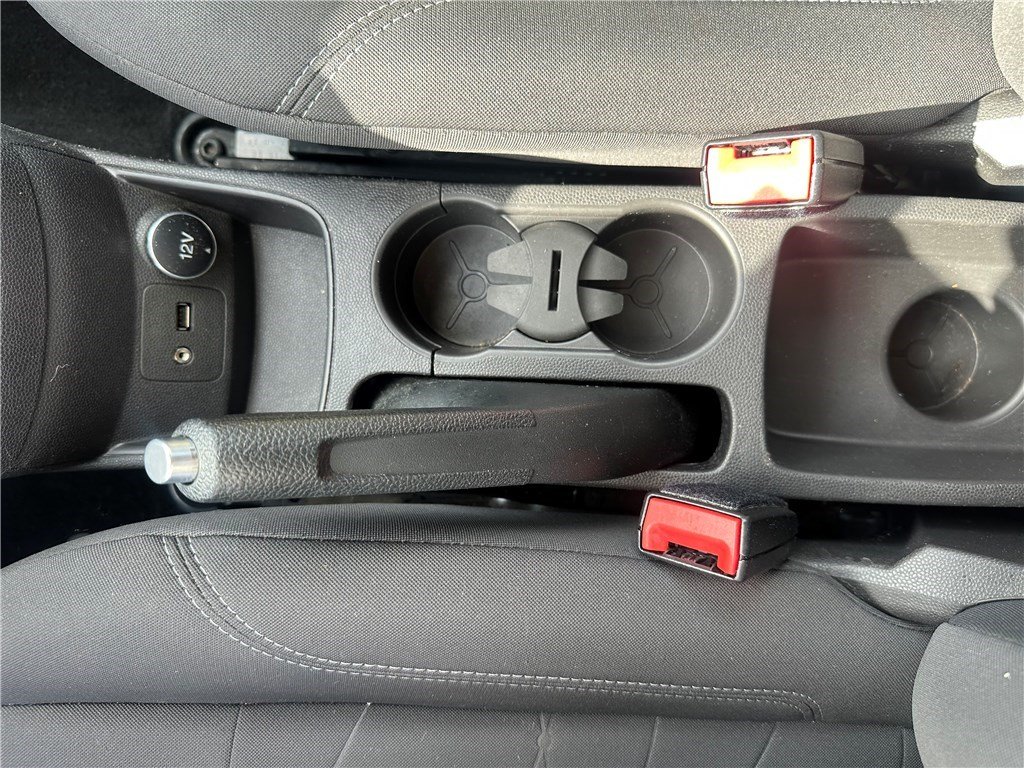 Ford Fiesta - Photo 15
