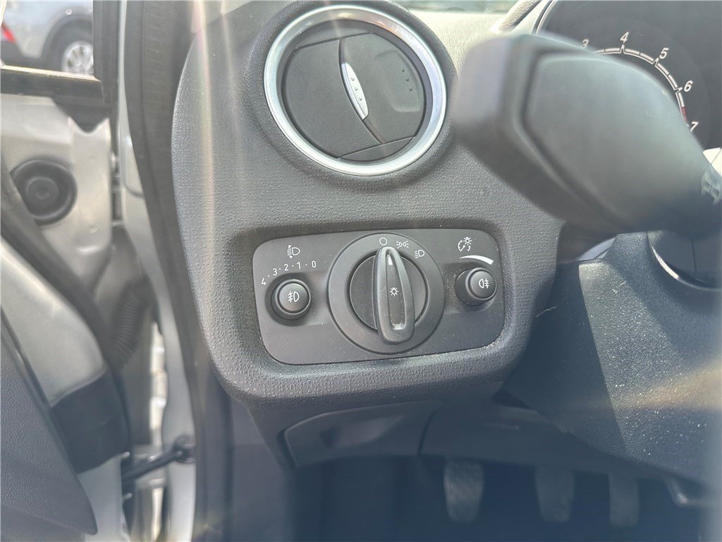 Ford Fiesta - Photo 16