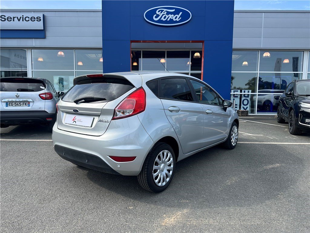 Ford Fiesta - Photo 3