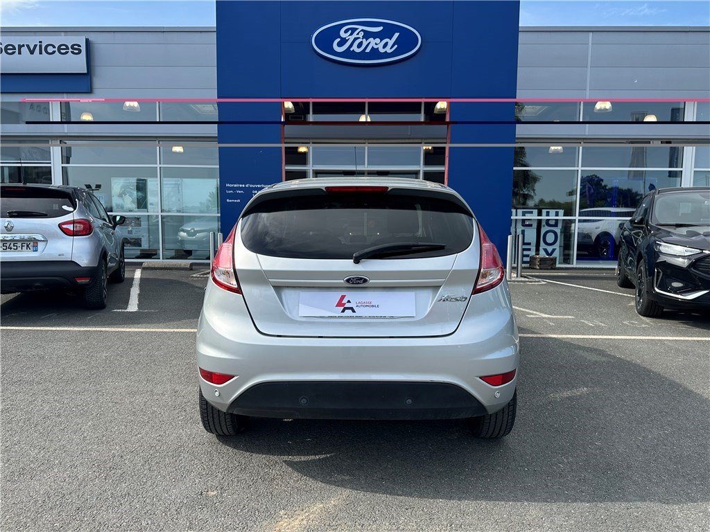 Ford Fiesta - Photo 4