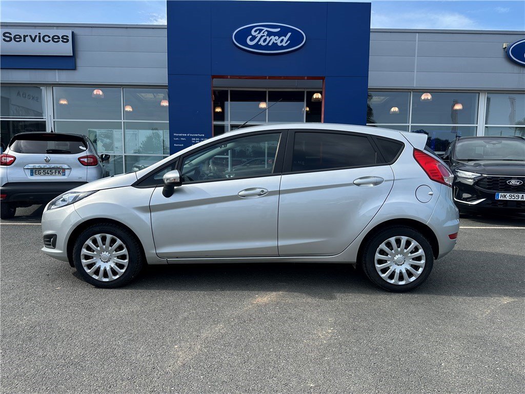 Ford Fiesta - Photo 6
