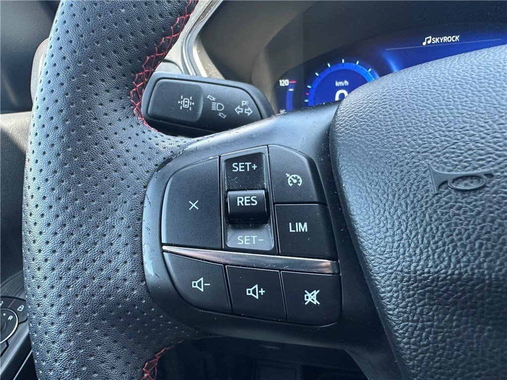 Ford Kuga - Photo 15