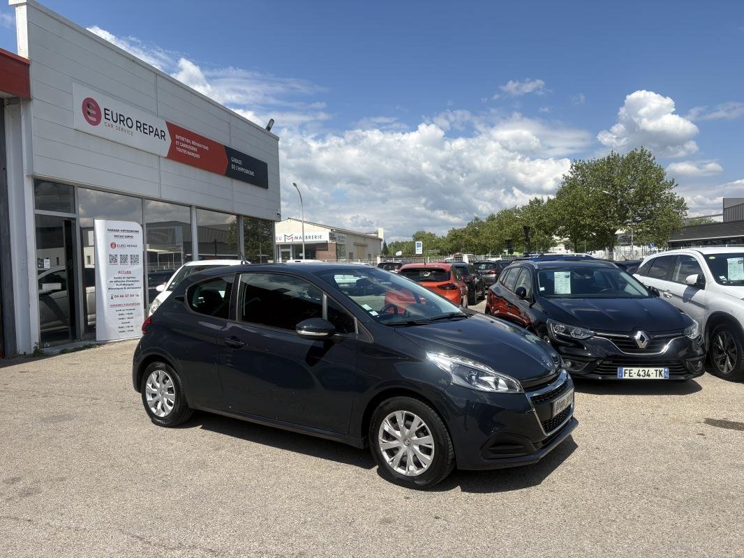 Peugeot 208 - Photo 2