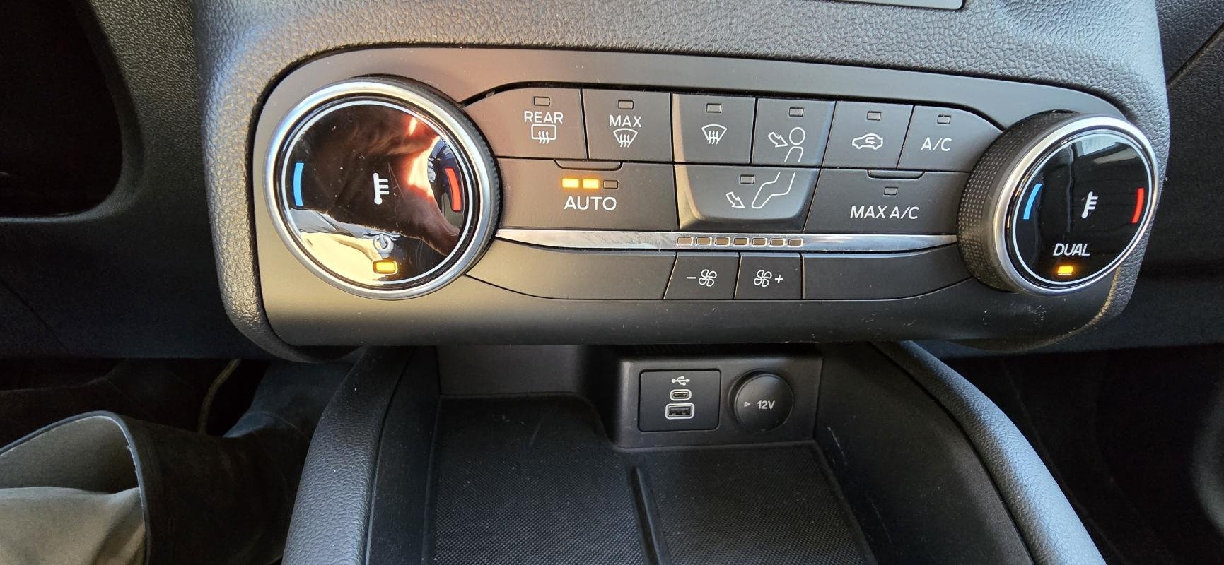 Ford Kuga - Photo 23