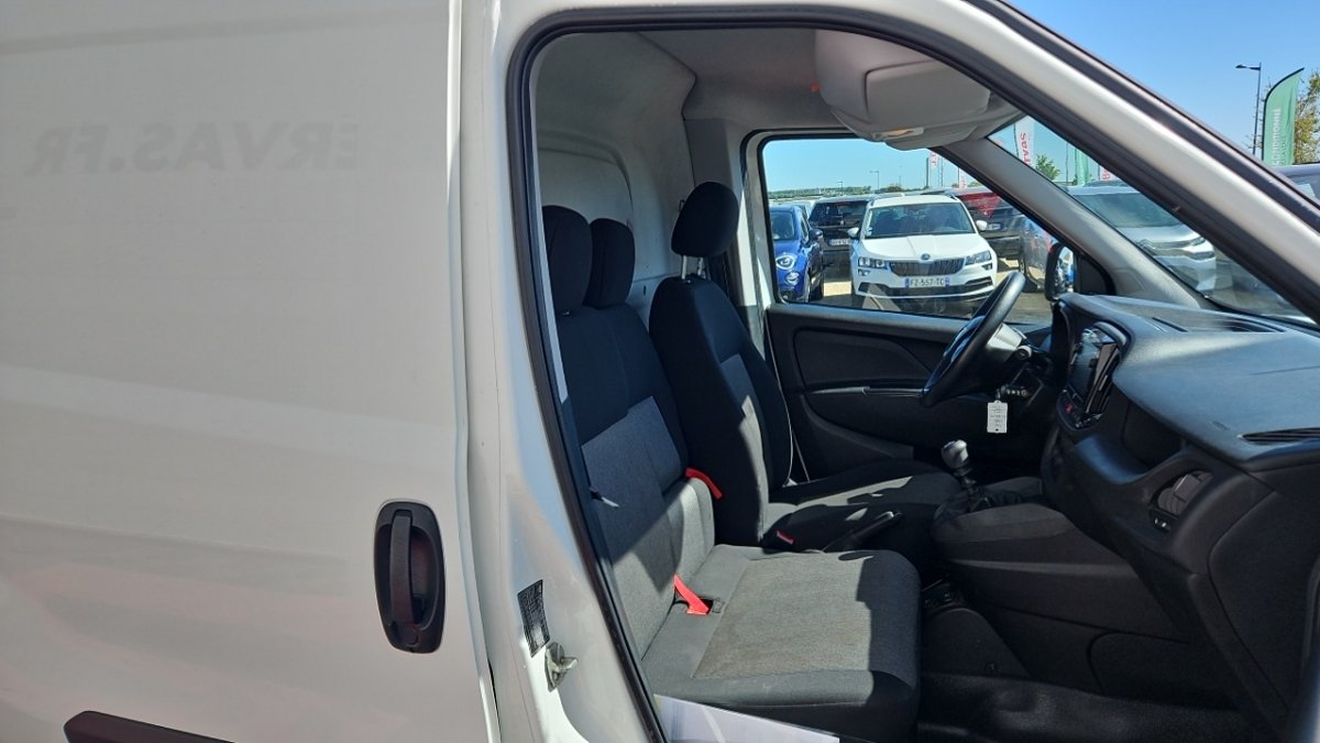 Fiat Doblo Cargo - Photo 11