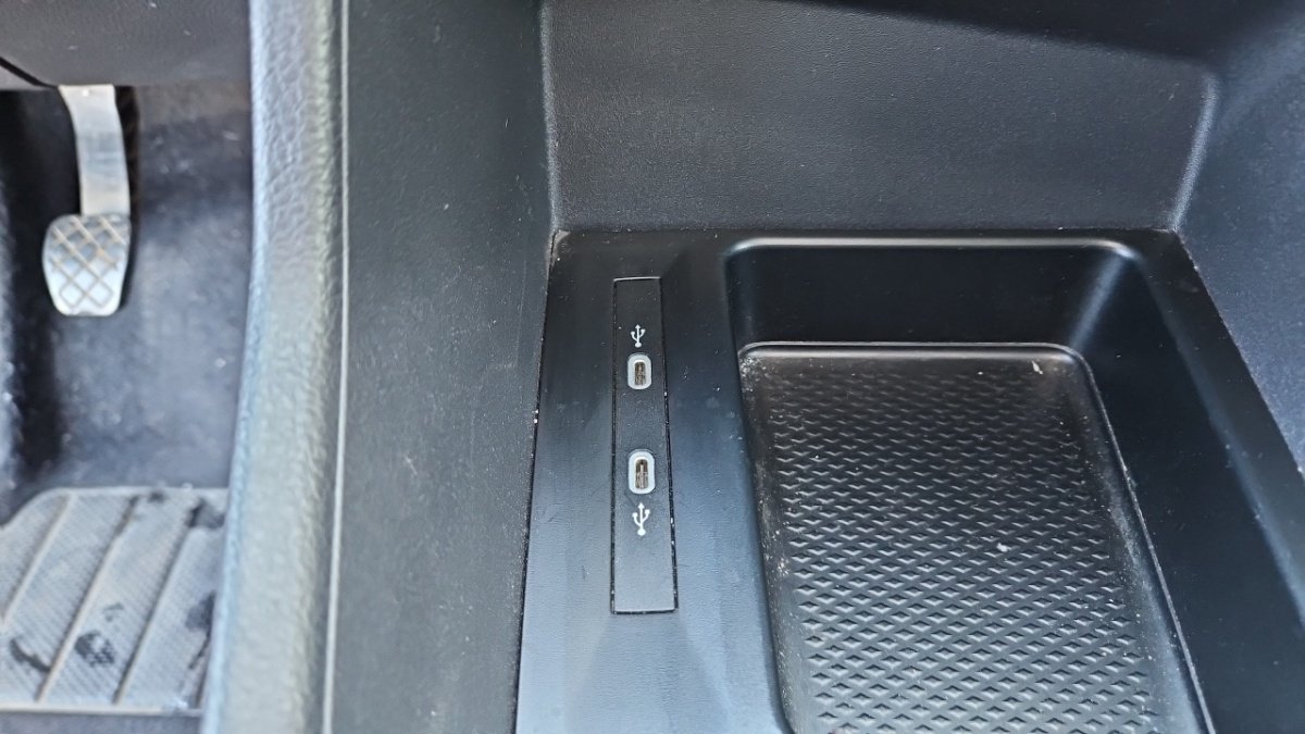 Volkswagen Caddy - Photo 24