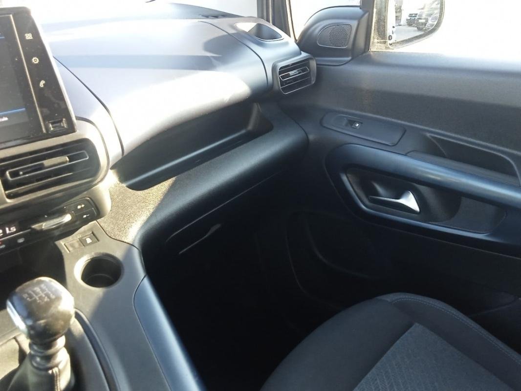 Peugeot Rifter - Photo 28