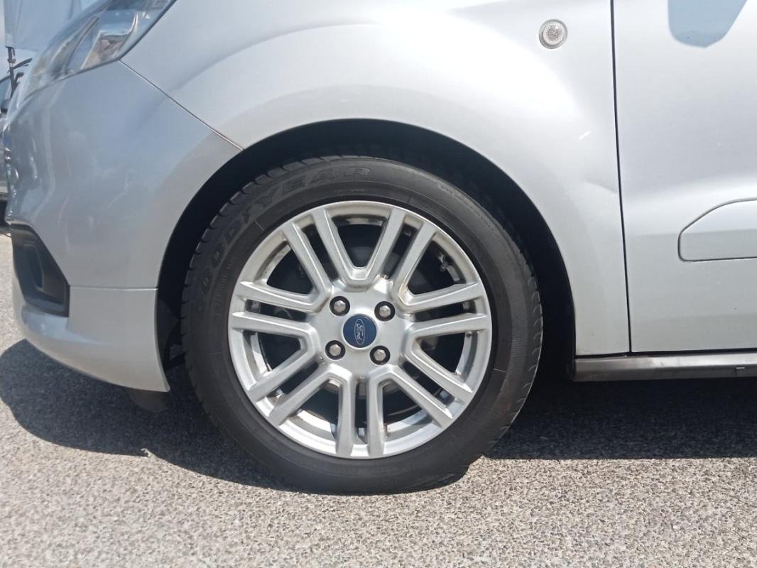 Ford Tourneo Connect - Photo 11