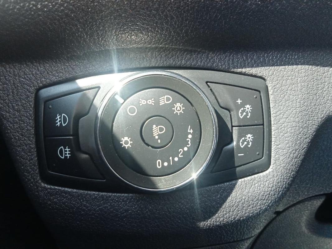 Ford Tourneo Connect - Photo 18