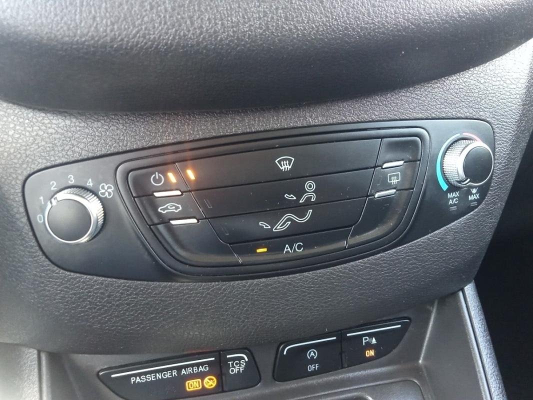 Ford Tourneo Connect - Photo 24