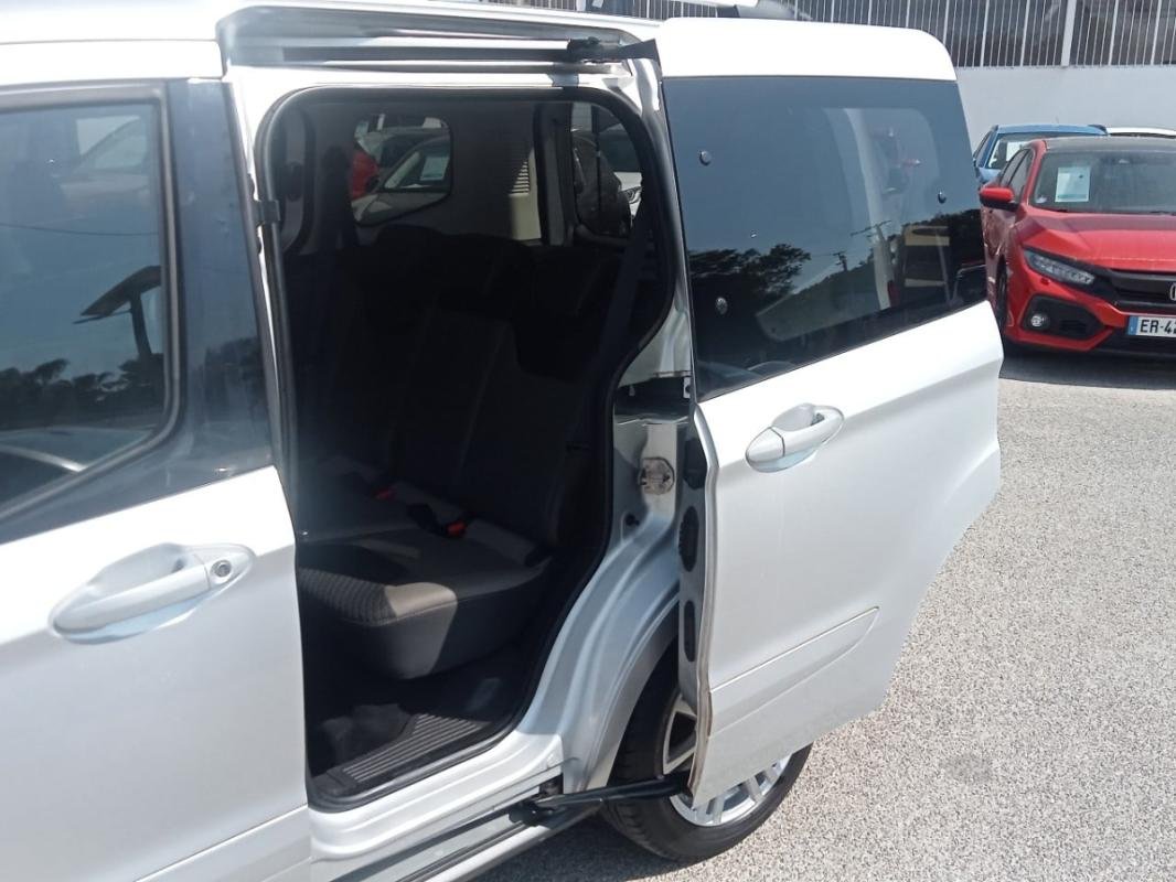 Ford Tourneo Connect - Photo 30