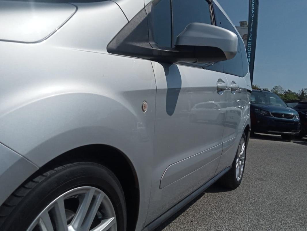 Ford Tourneo Connect - Photo 37
