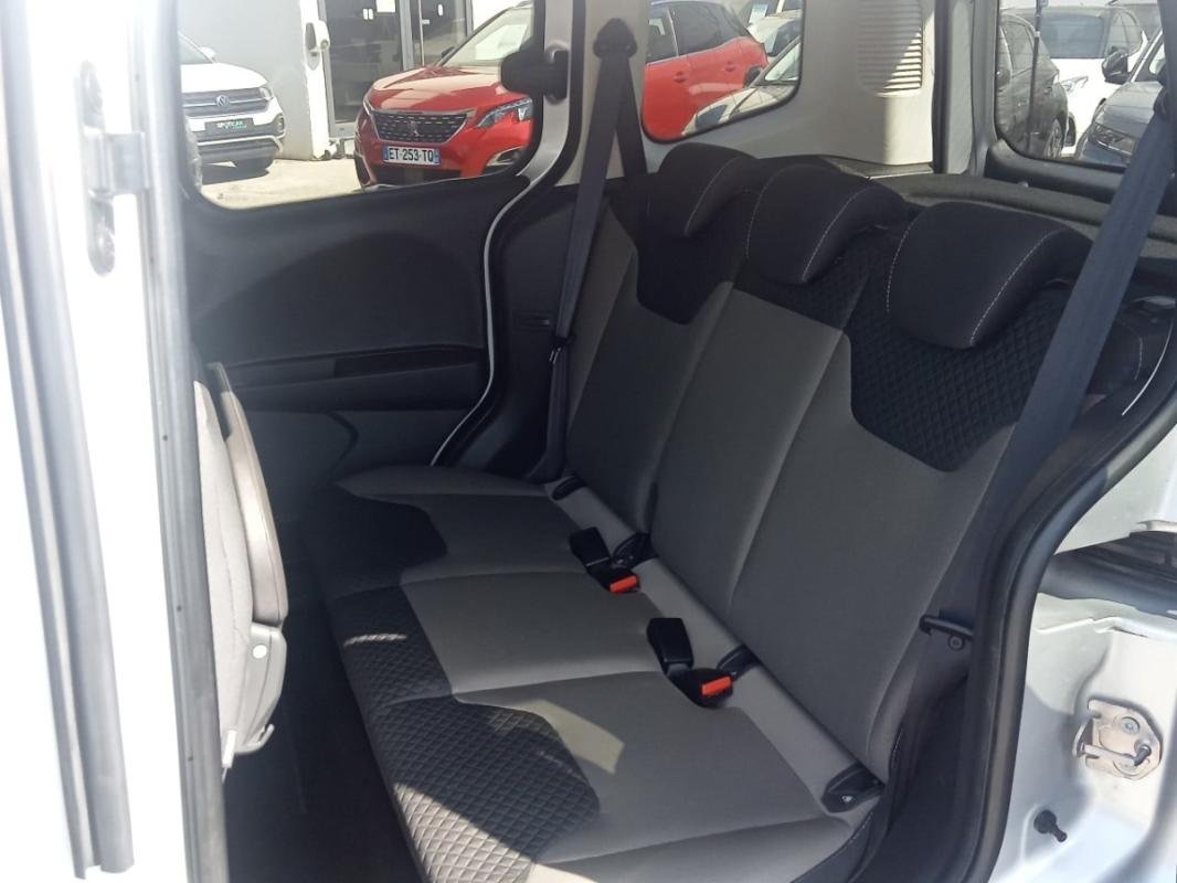 Ford Tourneo Connect - Photo 10