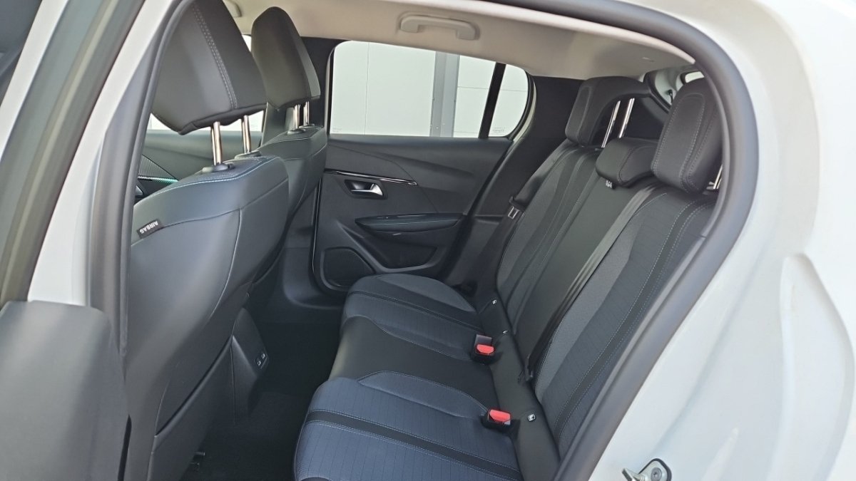 Peugeot 208 - Photo 11