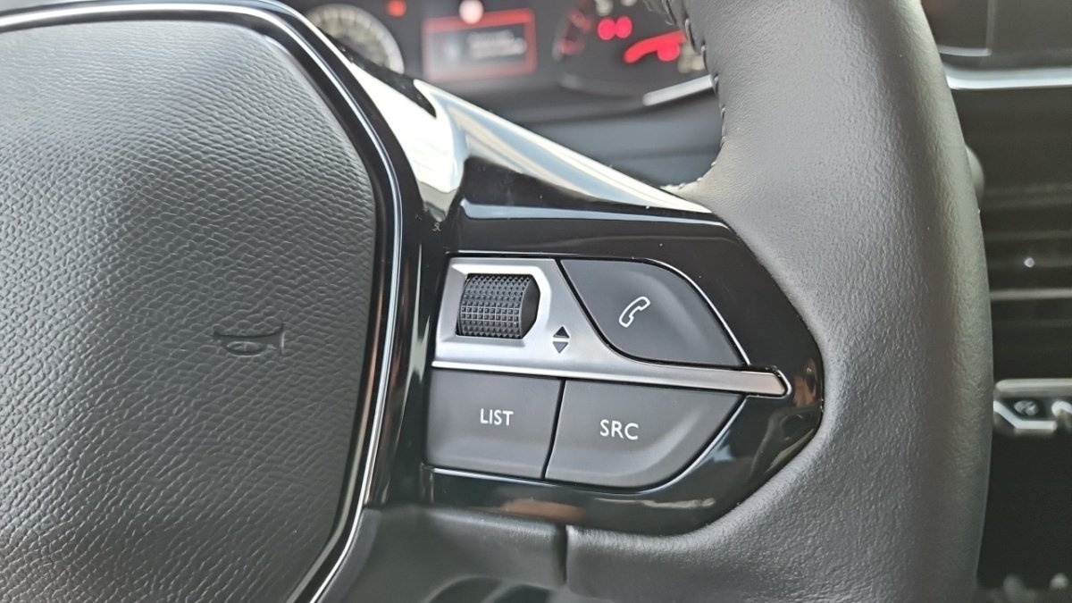 Peugeot 208 - Photo 18
