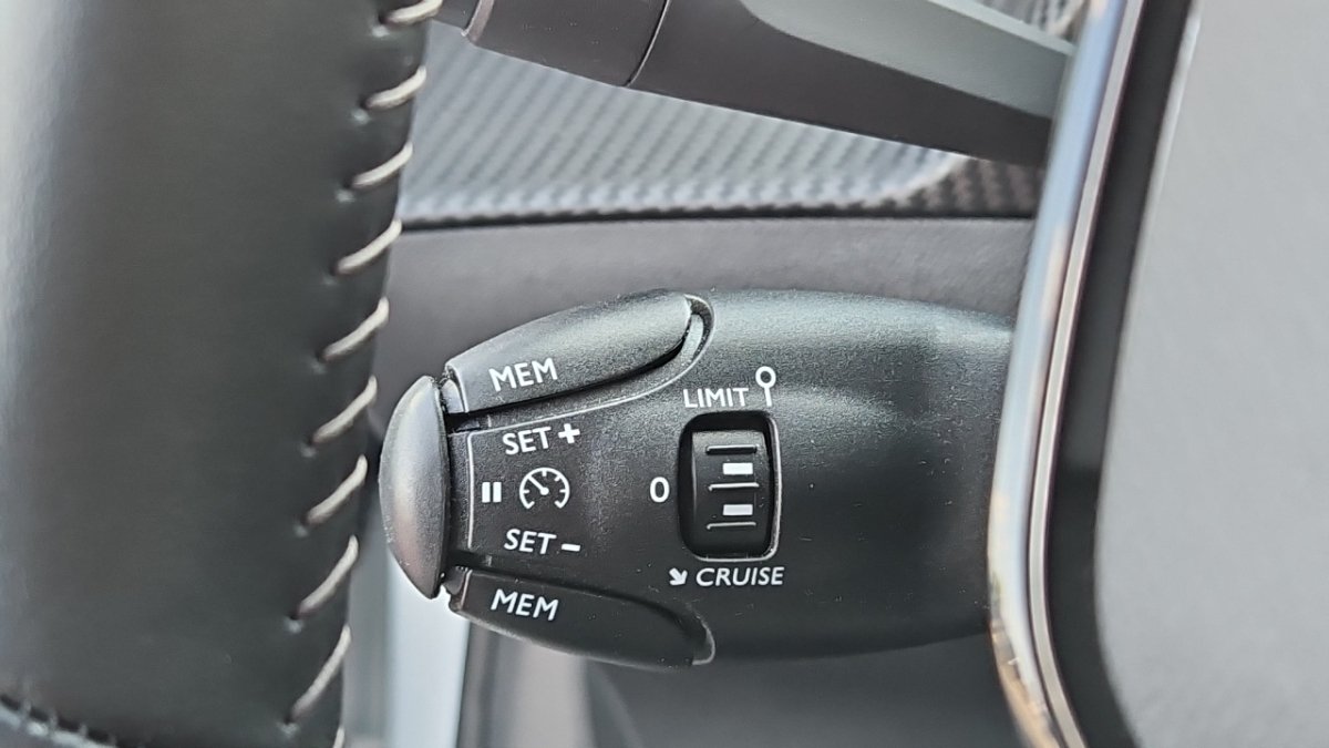 Peugeot 208 - Photo 21