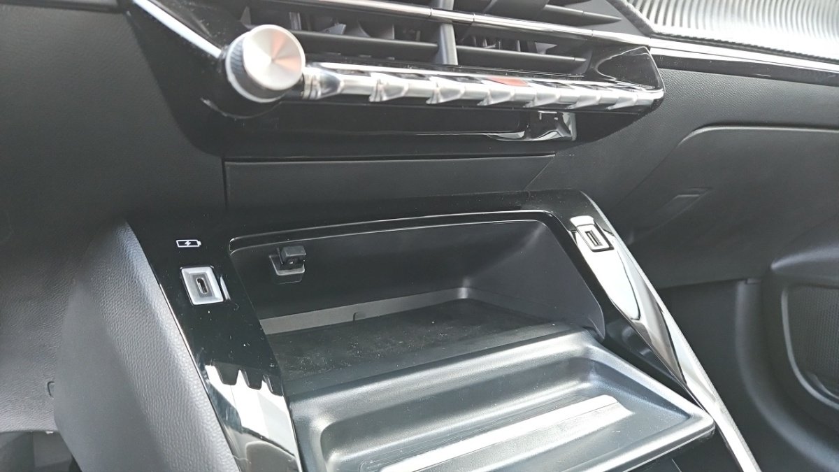 Peugeot 208 - Photo 26